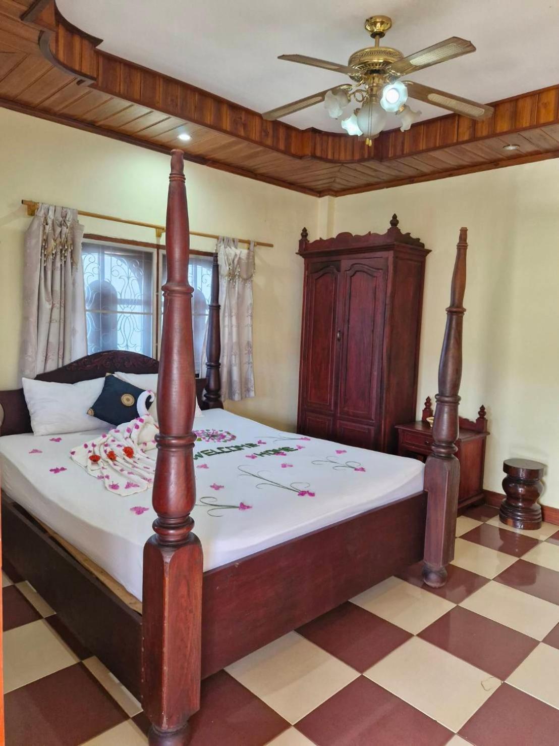 Sakura Wood House Hotel Luang Prabang Exterior photo